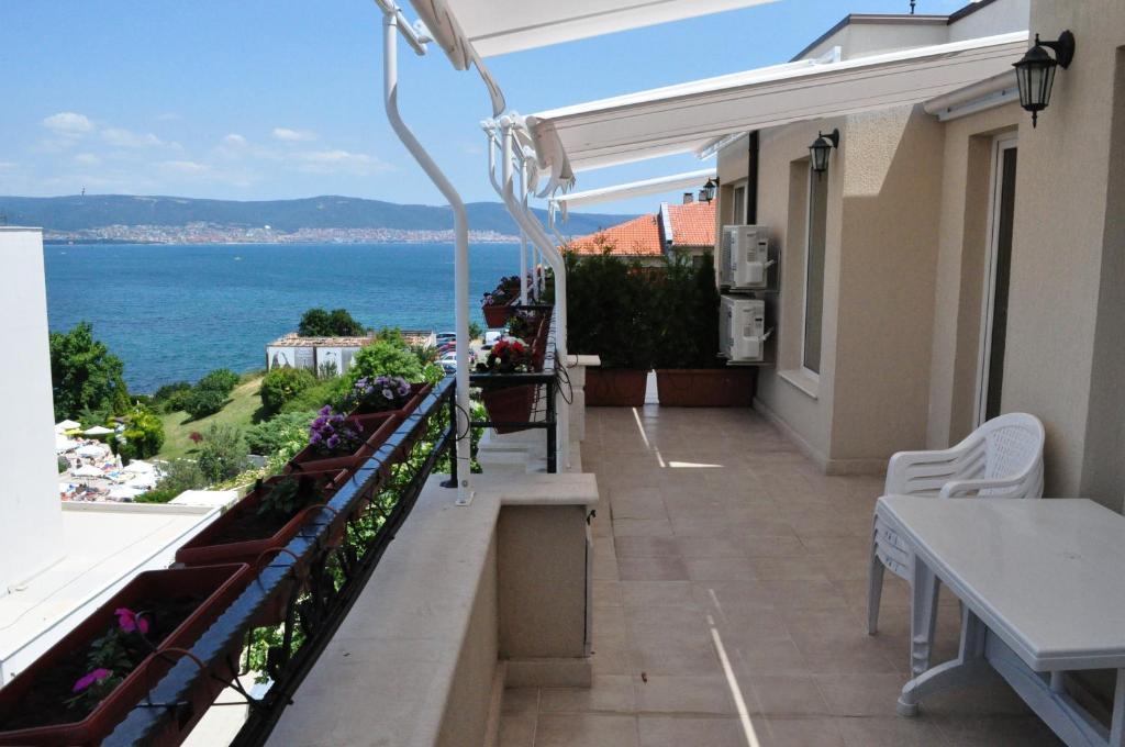 St. George Apartments Nesebar Exterior photo
