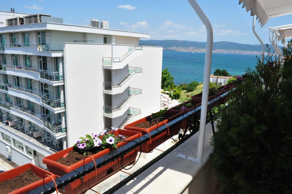 St. George Apartments Nesebar Exterior photo