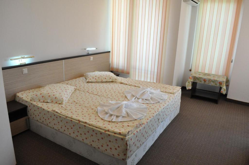 St. George Apartments Nesebar Room photo