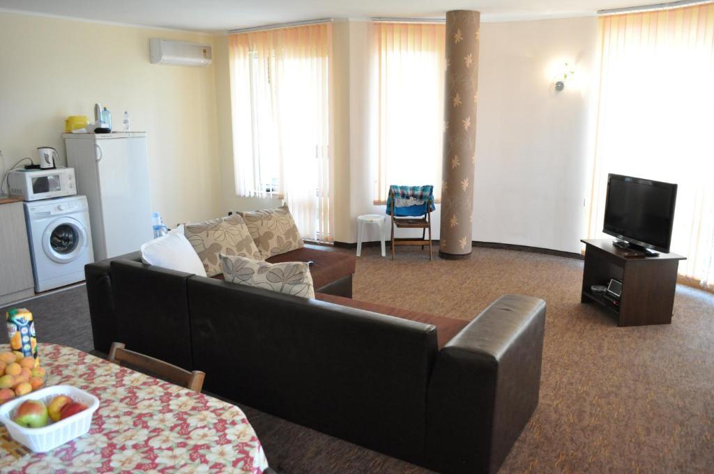 St. George Apartments Nesebar Room photo