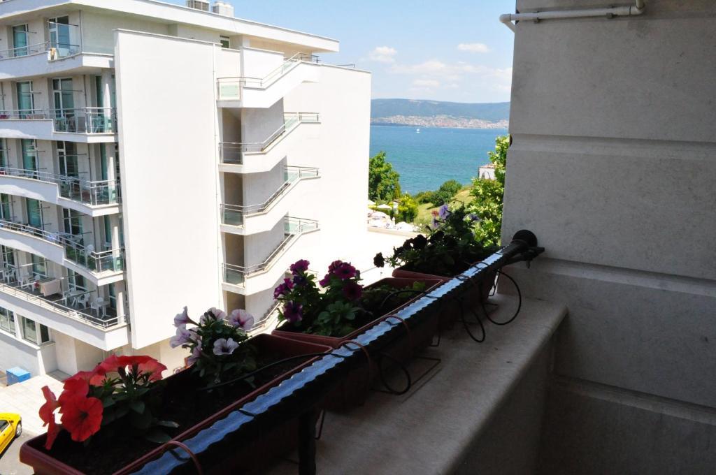 St. George Apartments Nesebar Exterior photo