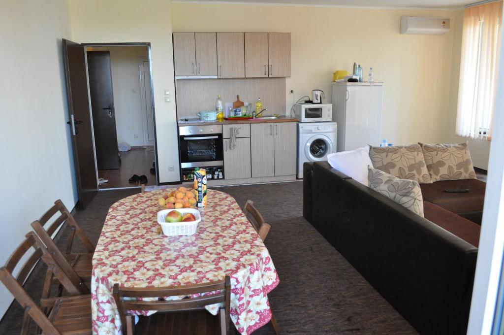 St. George Apartments Nesebar Room photo